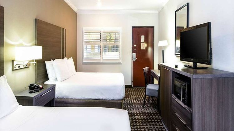 Travelodge Commerce LA Area Room