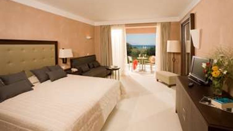 <b>Helona Resort Room</b>. Images powered by <a href="https://iceportal.shijigroup.com/" title="IcePortal" target="_blank">IcePortal</a>.