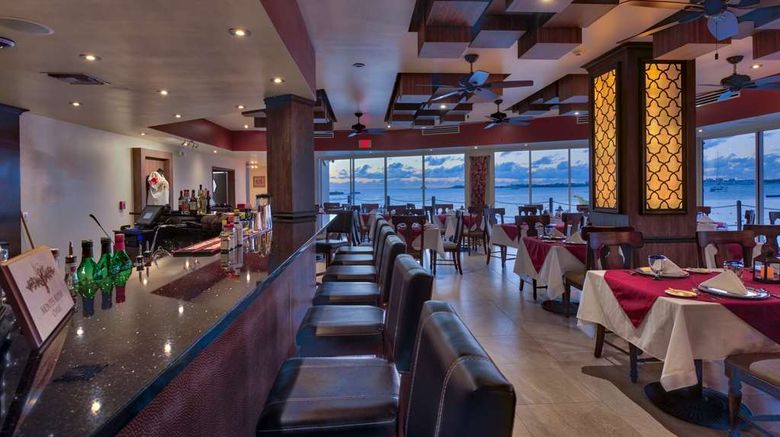 <b>The Villas at Simpson Bay Resort Restaurant</b>. Images powered by <a href="https://iceportal.shijigroup.com/" title="IcePortal" target="_blank">IcePortal</a>.