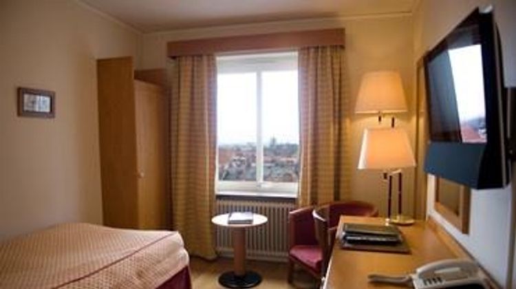 Grand Hotel Room