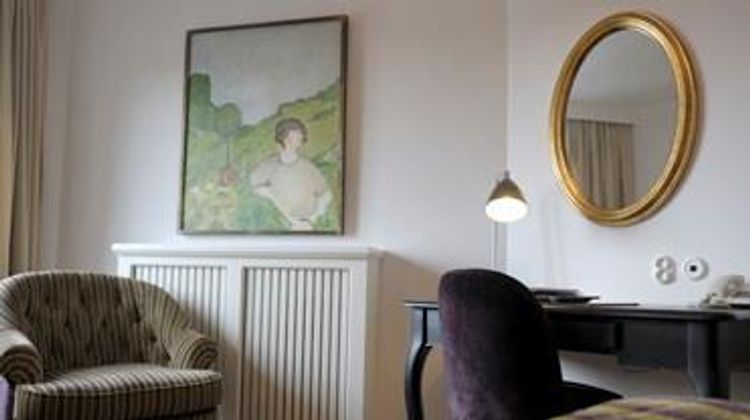 Grand Hotel Room
