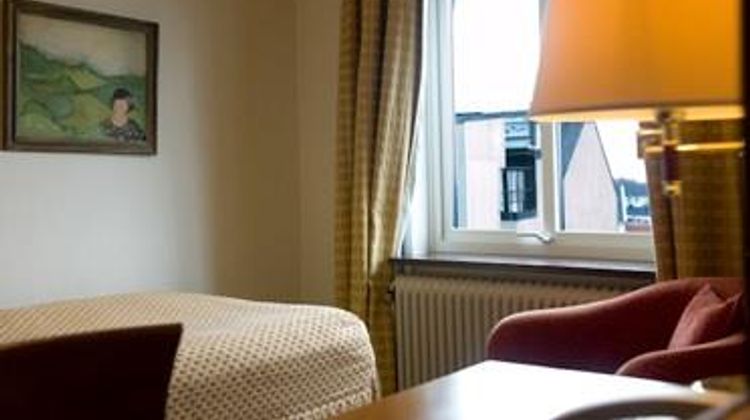 Grand Hotel Room