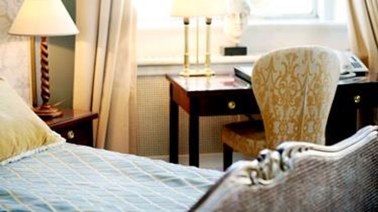 Grand Hotel Room