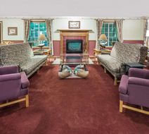 Baymont Inn & Suites Mequon/Milwaukee Lobby