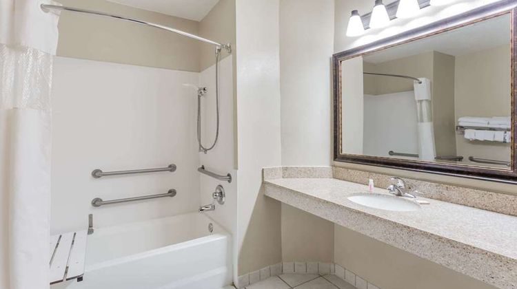 Baymont Inn & Suites Mequon/Milwaukee Room
