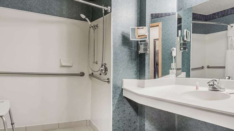 Baymont Inn & Suites Mequon/Milwaukee Room