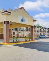 Days Inn & Suites Tampa Near Ybor City