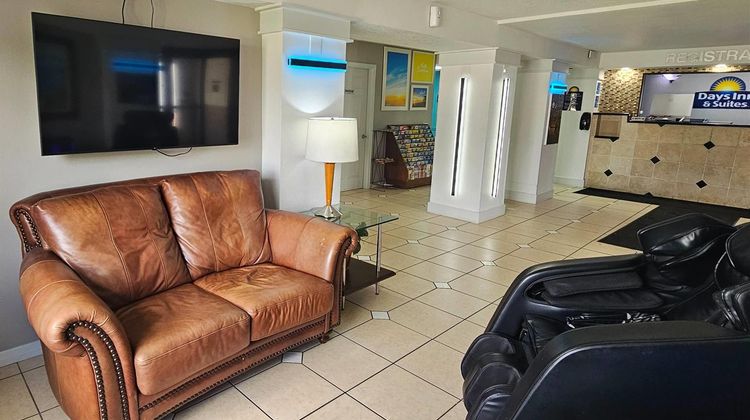 Days Inn & Suites Tampa Near Ybor City Lobby