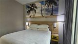 Days Inn & Suites Tampa Near Ybor City Room