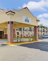 Days Inn & Suites Tampa Near Ybor City