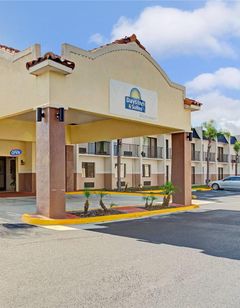 Days Inn & Suites Tampa Near Ybor City