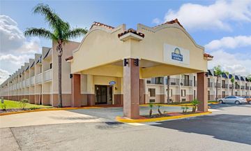 Days Inn & Suites Tampa Near Ybor City