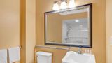 Days Inn & Suites Tampa Near Ybor City Room