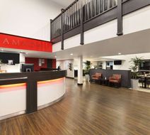 Ramada Oxford M40 Lobby