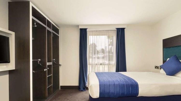 Ramada Oxford M40 Room