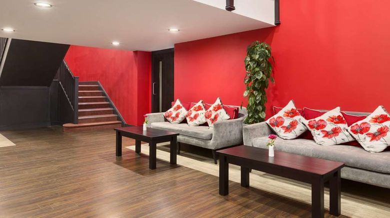 <b>Ramada Oxford M40 Lobby</b>. Images powered by <a href="https://iceportal.shijigroup.com/" title="IcePortal" target="_blank">IcePortal</a>.
