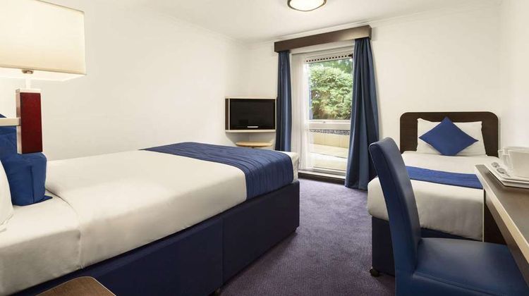 Ramada Oxford M40 Room