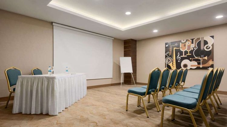 Ramada By Wyndham Elazig Meeting