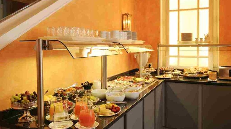 <b>Splendid Hotel Restaurant</b>. Images powered by <a href="https://iceportal.shijigroup.com/" title="IcePortal" target="_blank">IcePortal</a>.