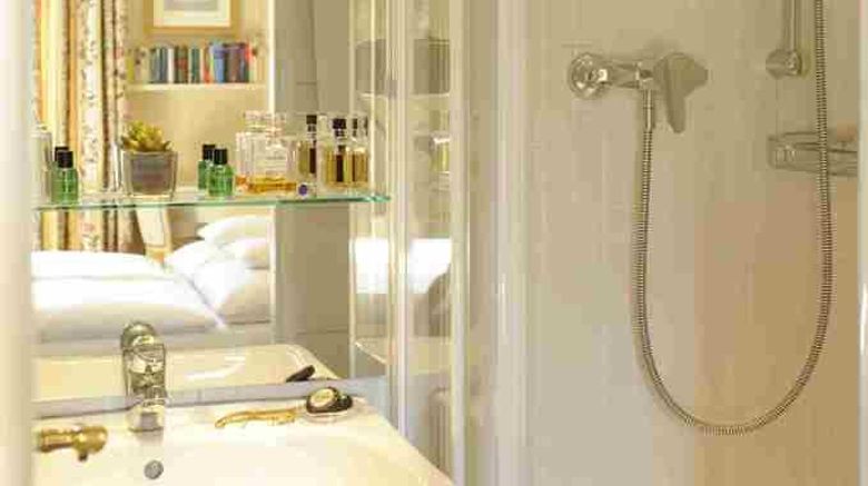 <b>Splendid Hotel Room</b>. Images powered by <a href="https://iceportal.shijigroup.com/" title="IcePortal" target="_blank">IcePortal</a>.