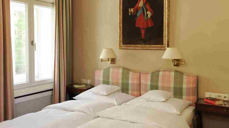 <b>Splendid Hotel Room</b>. Images powered by <a href="https://iceportal.shijigroup.com/" title="IcePortal" target="_blank">IcePortal</a>.