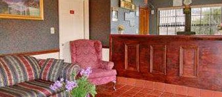 Knights Inn Cleveland Lobby