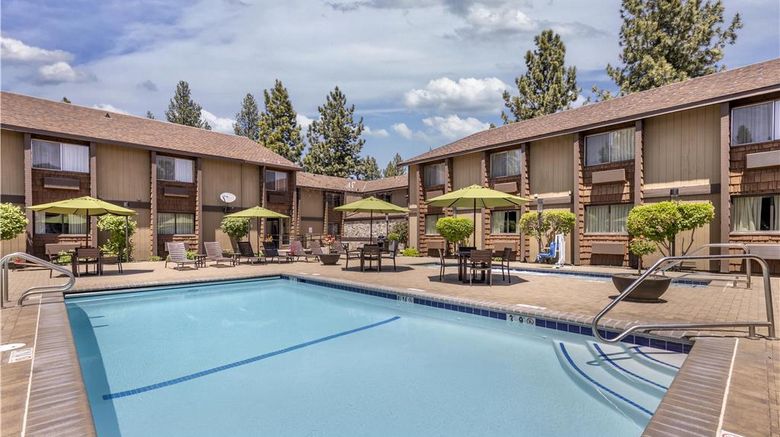 <b>Best Western Plus Truckee-Tahoe Hotel Pool</b>. Images powered by <a href="https://iceportal.shijigroup.com/" title="IcePortal" target="_blank">IcePortal</a>.