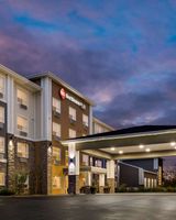 Best Western Plus Lacombe Inn & Suites
