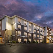 Best Western Plus Lacombe Inn & Suites