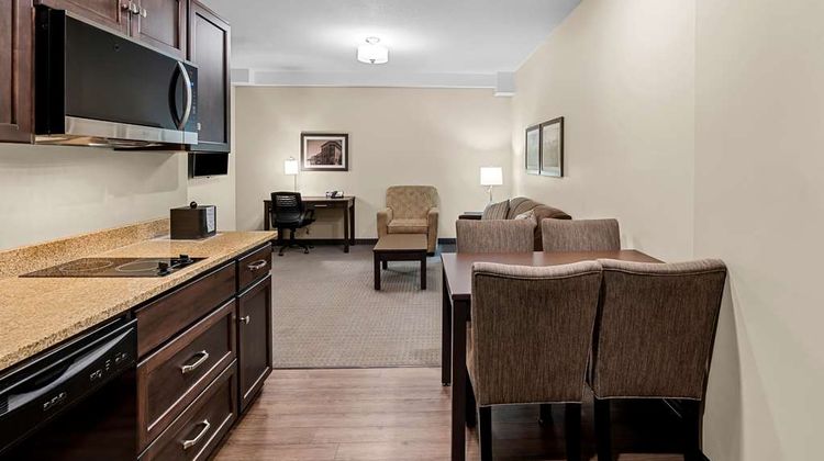 Best Western Plus Lacombe Inn & Suites Suite