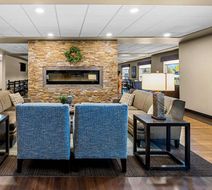 Best Western Plus Lacombe Inn & Suites Lobby