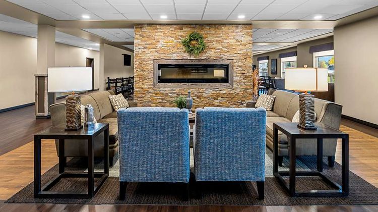 Best Western Plus Lacombe Inn & Suites Lobby