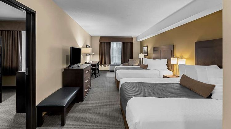 Best Western Plus Lacombe Inn & Suites Room