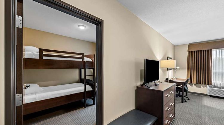 Best Western Plus Lacombe Inn & Suites Room