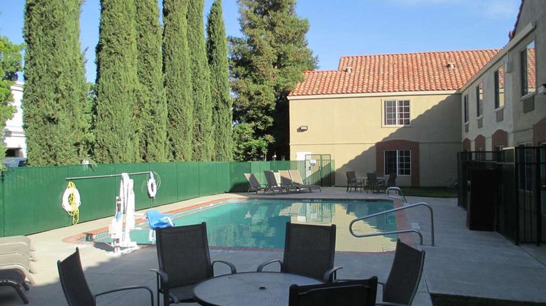 <b>Best Western Brentwood Inn Pool</b>. Images powered by <a href="https://iceportal.shijigroup.com/" title="IcePortal" target="_blank">IcePortal</a>.
