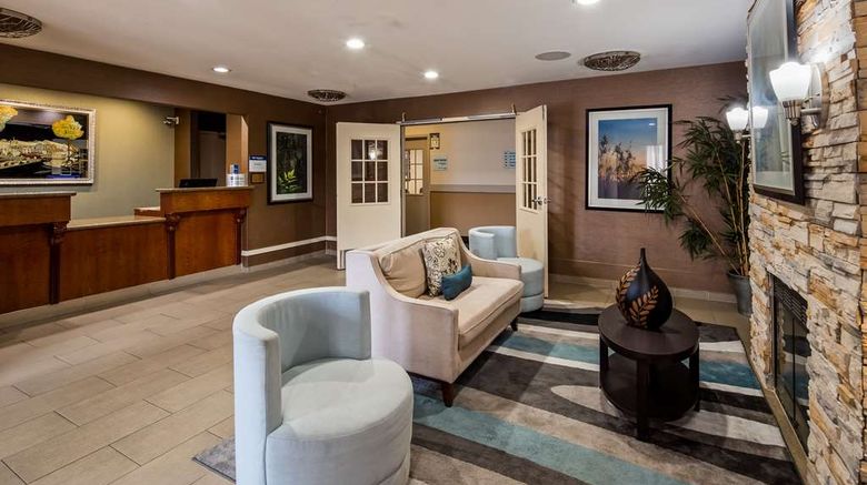 <b>Best Western Brentwood Inn Lobby</b>. Images powered by <a href="https://iceportal.shijigroup.com/" title="IcePortal" target="_blank">IcePortal</a>.