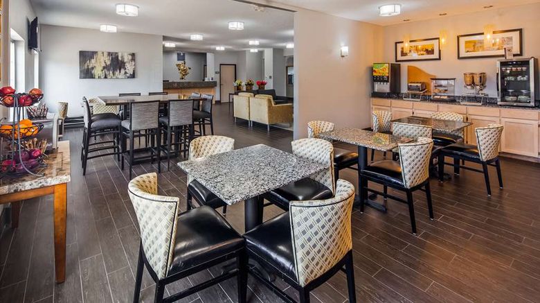 <b>Best Western Macomb Inn Restaurant</b>. Images powered by <a href="https://iceportal.shijigroup.com/" title="IcePortal" target="_blank">IcePortal</a>.