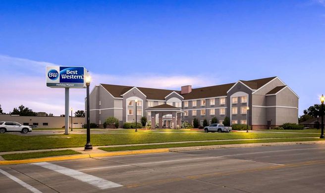 Best Western Holiday Manor Exterior