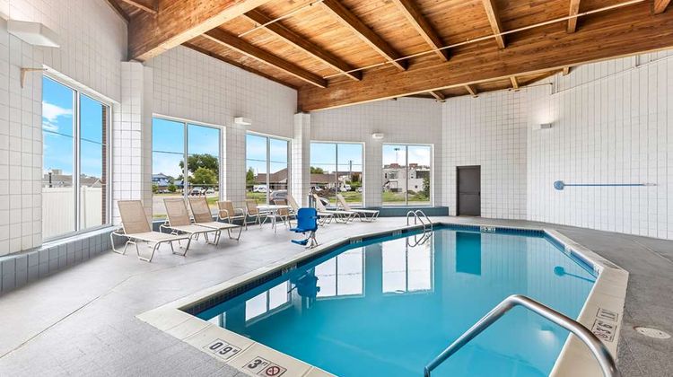 Best Western Holiday Manor Pool