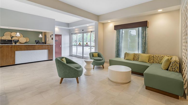 <b>Best Western Wesley Chapel Lobby</b>. Images powered by <a href="https://iceportal.shijigroup.com/" title="IcePortal" target="_blank">IcePortal</a>.