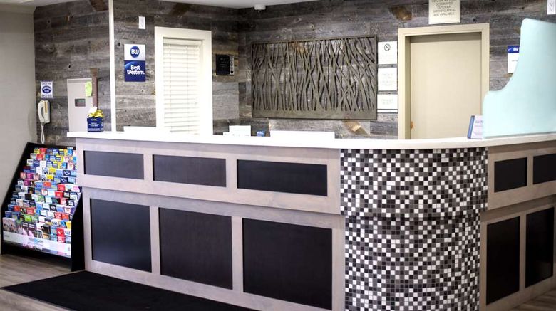<b>Best Western Peace Arch Inn Lobby</b>. Images powered by <a href="https://iceportal.shijigroup.com/" title="IcePortal" target="_blank">IcePortal</a>.