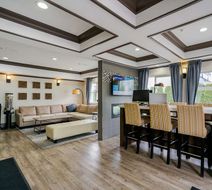 Best Western Peace Arch Inn Lobby