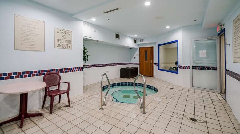 <b>Best Western Peace Arch Inn Pool</b>. Images powered by <a href="https://iceportal.shijigroup.com/" title="IcePortal" target="_blank">IcePortal</a>.