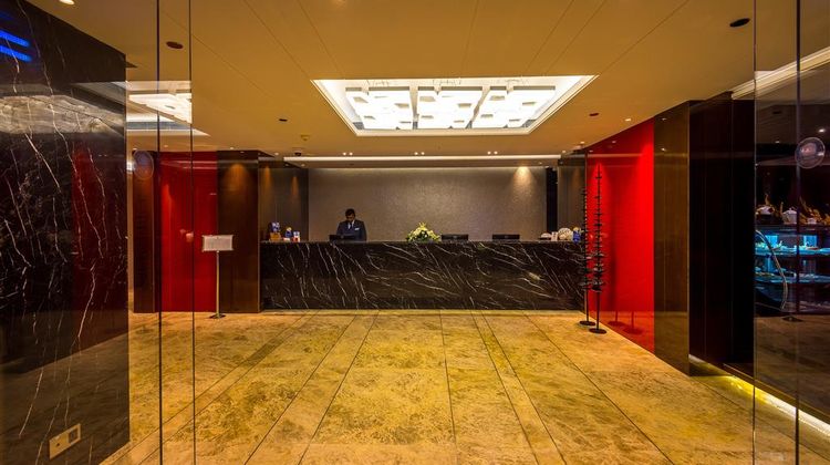 Best Western Plus Maple Leaf Lobby