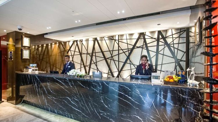 Best Western Plus Maple Leaf Lobby