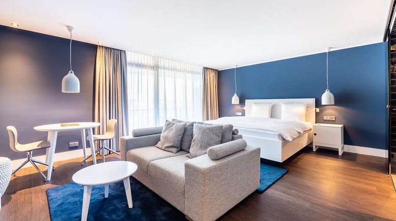 <b>Van der Valk Hotel Berlin Brandenburg Lobby</b>. Images powered by <a href="https://iceportal.shijigroup.com/" title="IcePortal" target="_blank">IcePortal</a>.