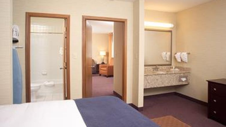 <b>Ivy Court Room</b>. Images powered by <a href="https://iceportal.shijigroup.com/" title="IcePortal" target="_blank">IcePortal</a>.