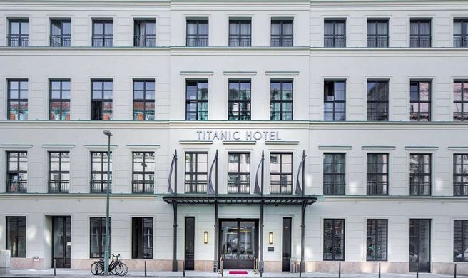 Titanic Gendarmenmarkt Berlin Exterior