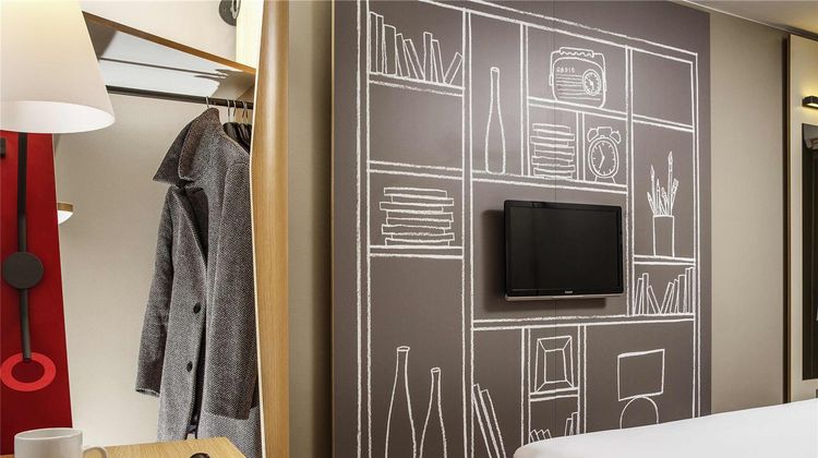 Ibis London Barking Room