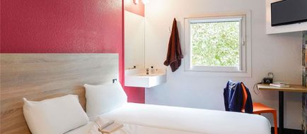 Hotelf1 La Rochelle Room